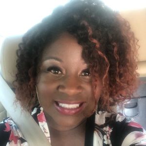 Meet your Posher, Mia